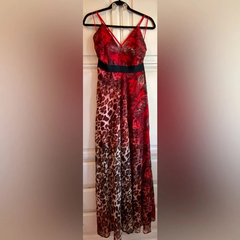 ❤️On-Trend FW2026❤️
La Diosa—Red, Leopard, Adjustable Strap, Maxi, Chiffon/Sheer - Picture 3 of 11